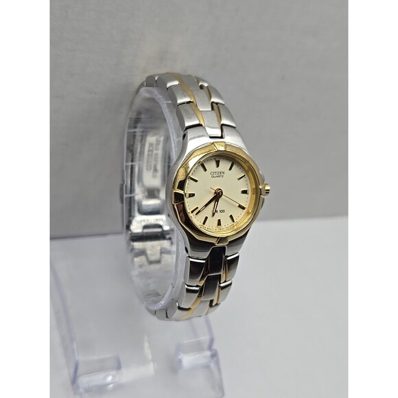 Citizen Quartz WR100 Two Tone Womens Watch 5930 New Battery Stainless Steel - Picture 3 of 11